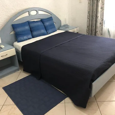 Lovely Apartment In Flic En Flac, Close To The Lovely Beach And All Amenities